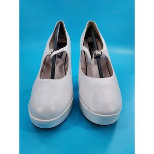 Hollywood heels white high heel babydoll shoe NEW‎
